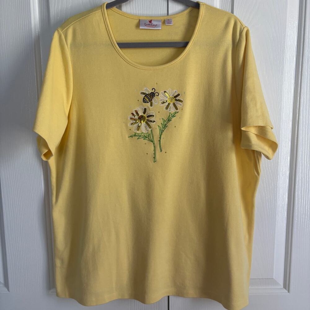 Quacker Factory XL Yellow Top Round Neck T-Shirt Embroidered Bee Daisy Flowers
